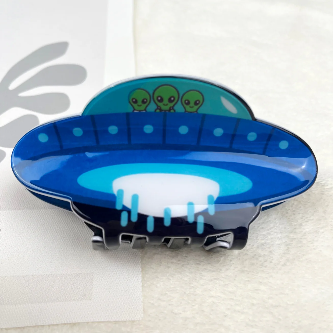 OUT OF THIS WORLD HAIR CLAW CLIP