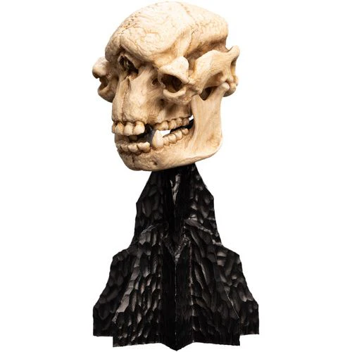THE LORD OF THE RINGS SKULL OF A CAVE TROLL MINIATURE STATUE